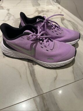 Nike Revolution Women’s Lavender/Purple Running Sneakers